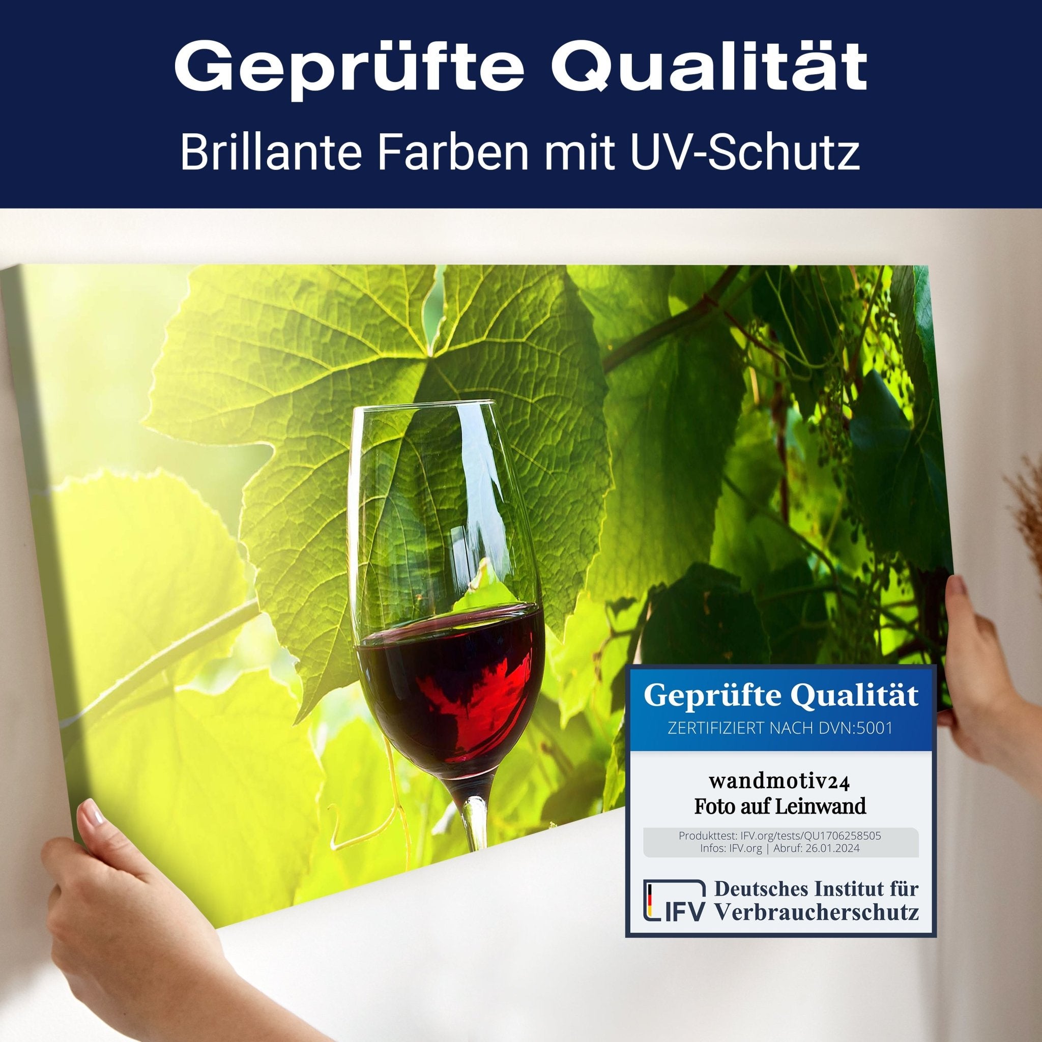 Leinwandbild Glas mit Rotwein im Weinberg M0830 kaufen - Bild 4