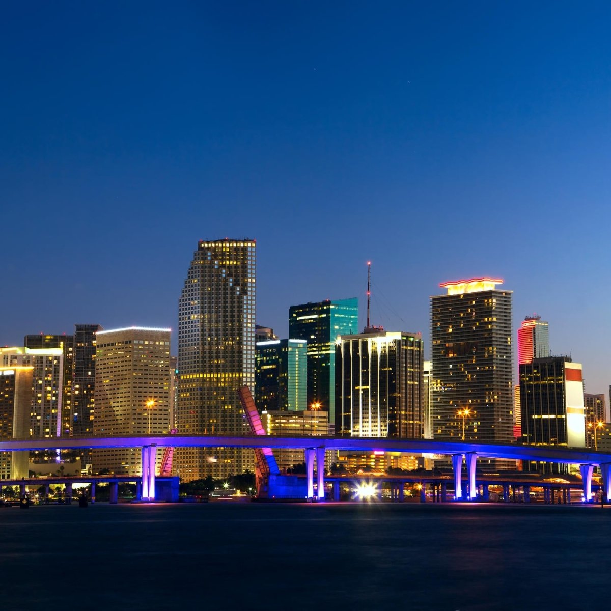 Beistelltisch Downtown Miami Skyline Panorama M0932 entdecken - Bild 2 Beistelltisch Downtown Miami Skyline Panorama M0932 entdecken - Bild 2