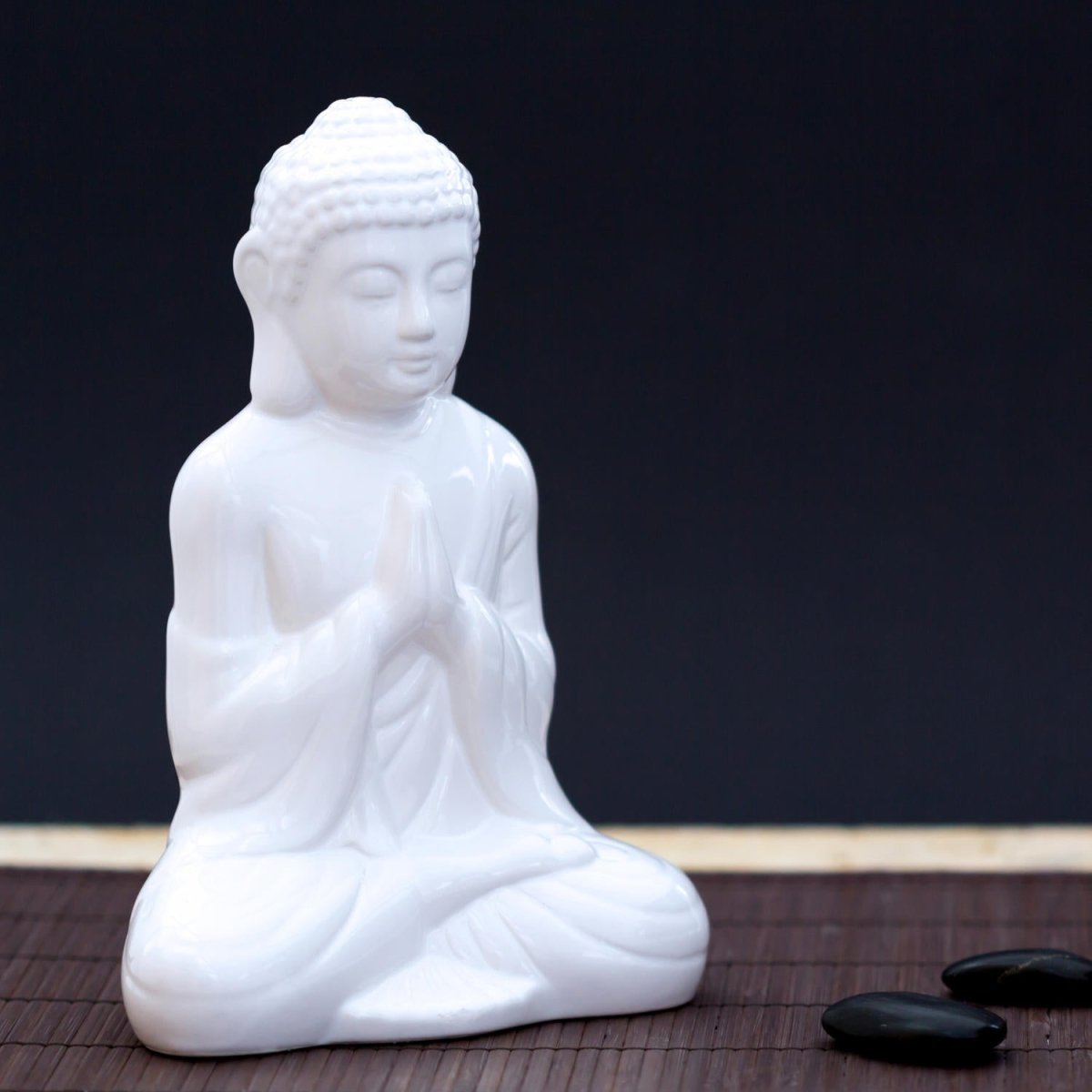 Beistelltisch Weiße Figur in Meditationshaltung M0967 entdecken - Bild 2 Beistelltisch Weiße Figur in Meditationshaltung M0967 entdecken - Bild 2