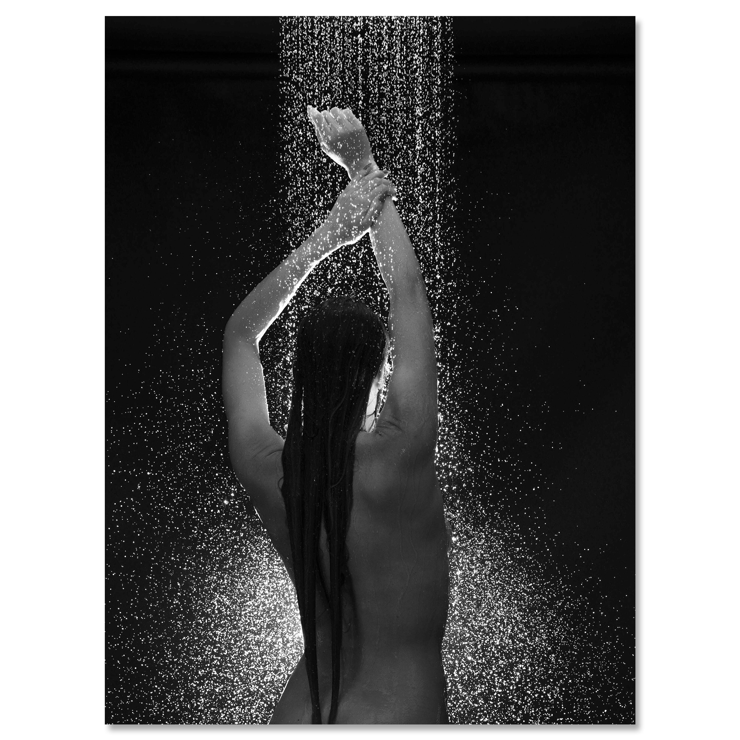 Leinwandbild starke Frauen, Hochformat, Frau unter der Dusche M0138 kaufen - Bild 1