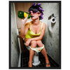 Poster Femme buvant sur les toilettes, photographie, drôle M0067